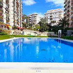 Evans Realty By Estudio & Piscinas & Centro & Playa דירה בנאלמדנה